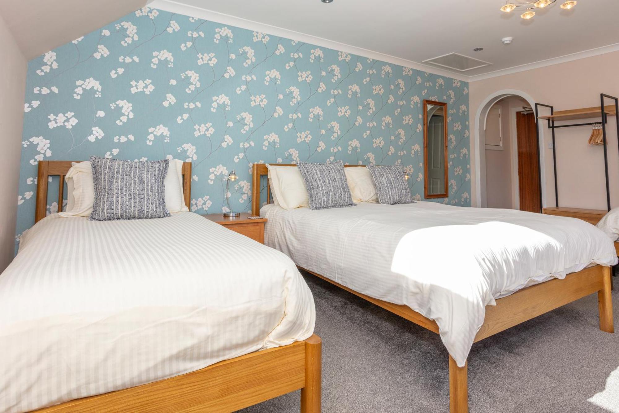 Old Surgery Guest House Ullapool Exterior photo