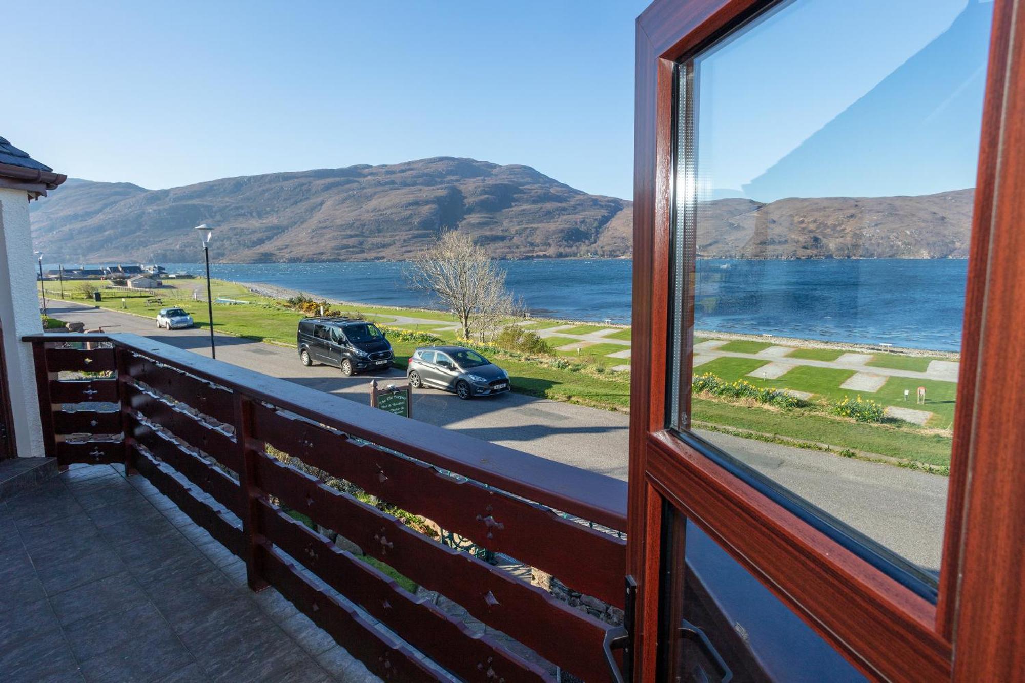 Old Surgery Guest House Ullapool Exterior photo